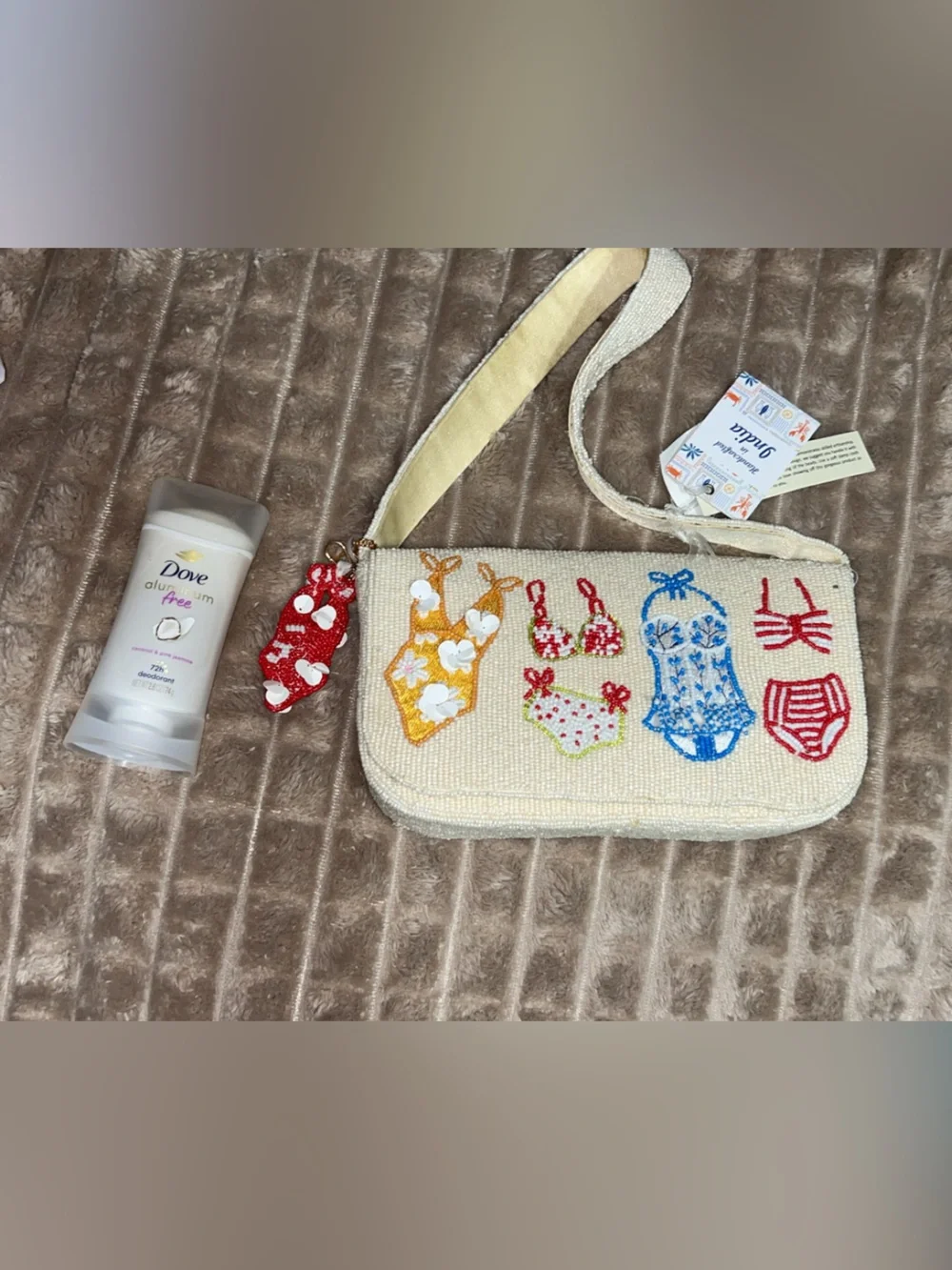 NWT cute Hand-Beaded Cream shoulder Bag